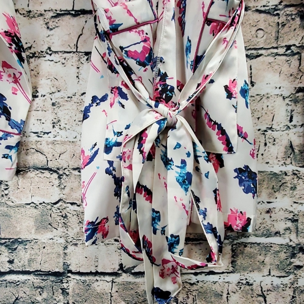 Sam Edelman | Abstract Floral Smoking Jacket Robe - Picture 6 of 8